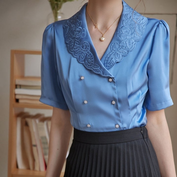 Simple Retro Loretta Satin Embroidered Collar Double Breasted Shirt, Medium, EUC - Picture 1 of 6